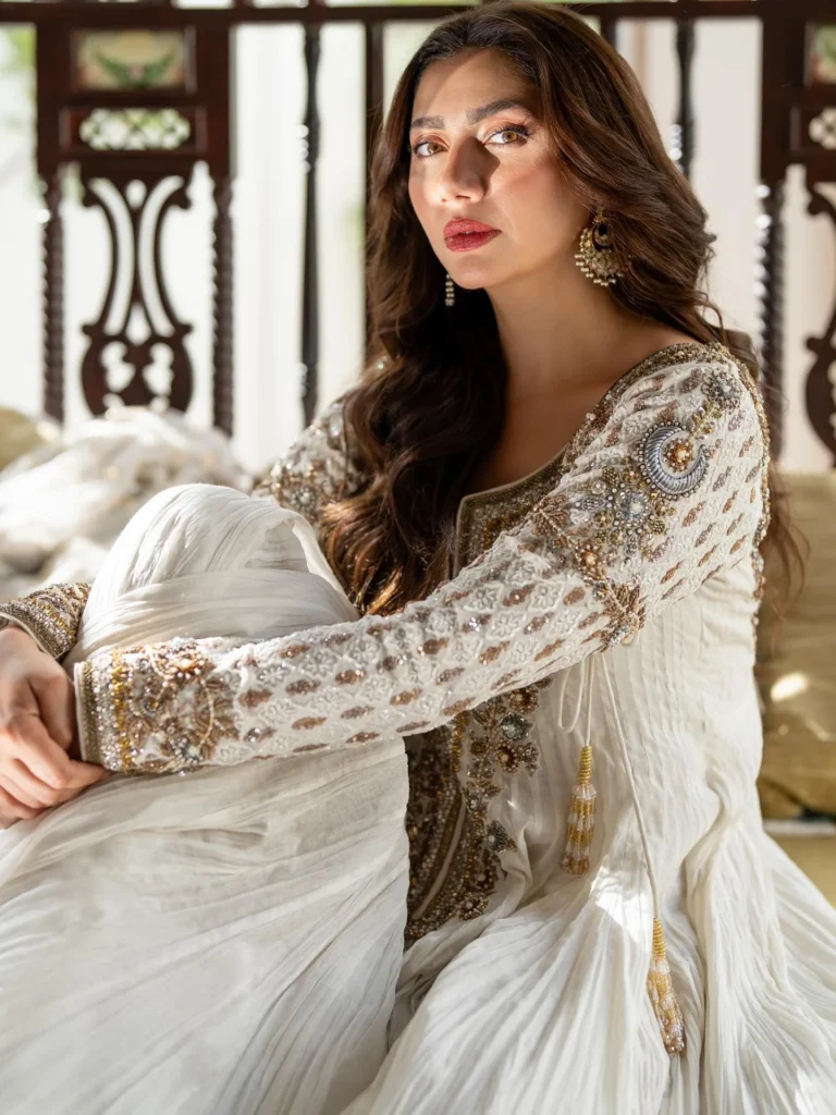 Mahira Khan and Wahaj Drama Mitti De Baway