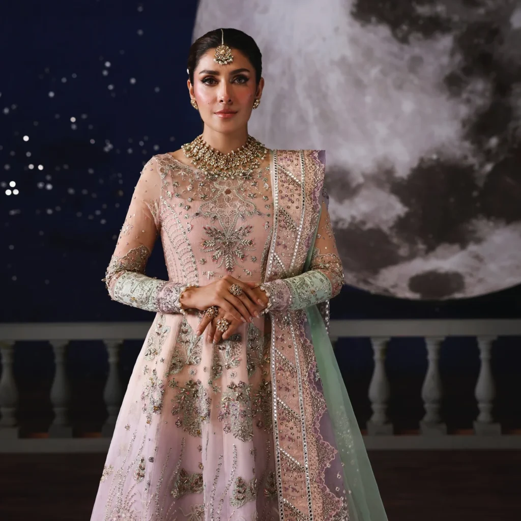 Ayeza Khan and Ahmed Ali Akbar Dance Video on Chand Chupa Badal Mein