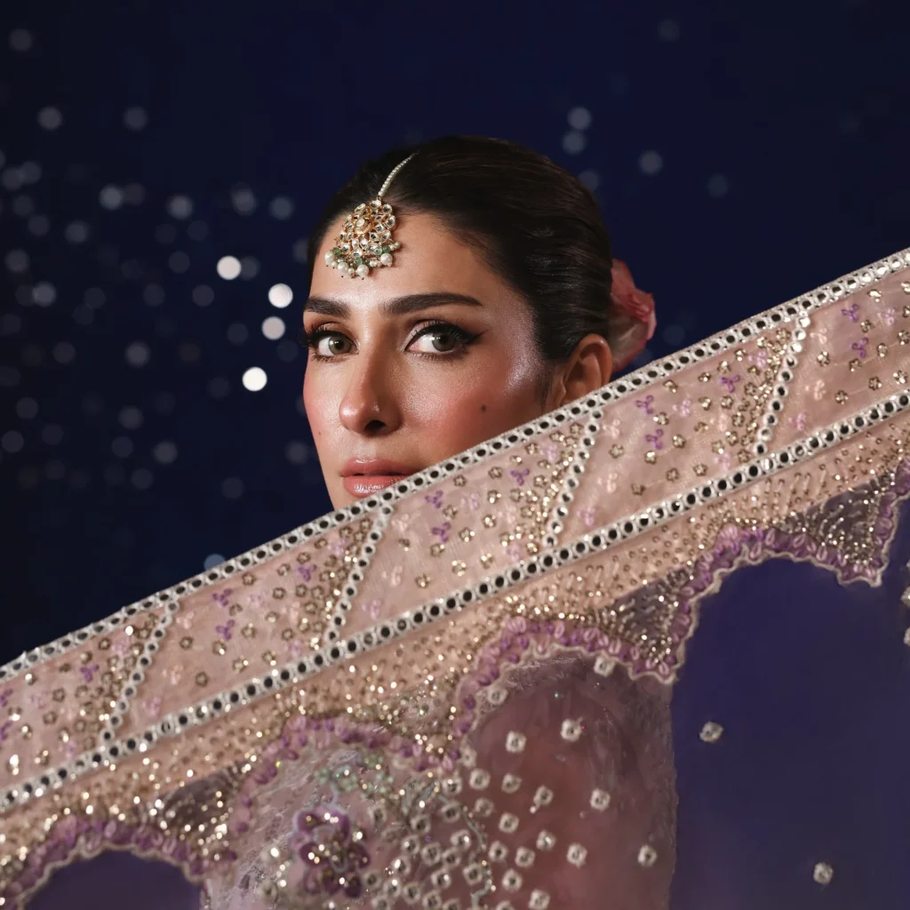 Ayeza Khan and Ahmed Ali Akbar Dance Video on Chand Chupa Badal Mein