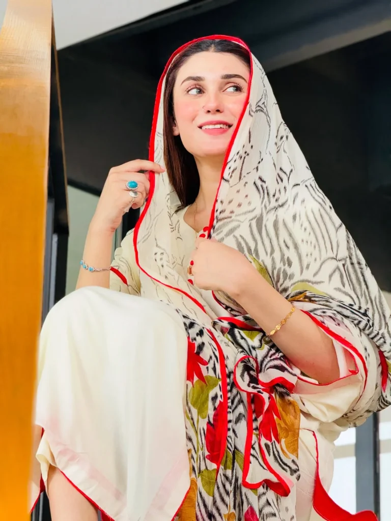 Hina Tariq Latest Pictures on Instagram