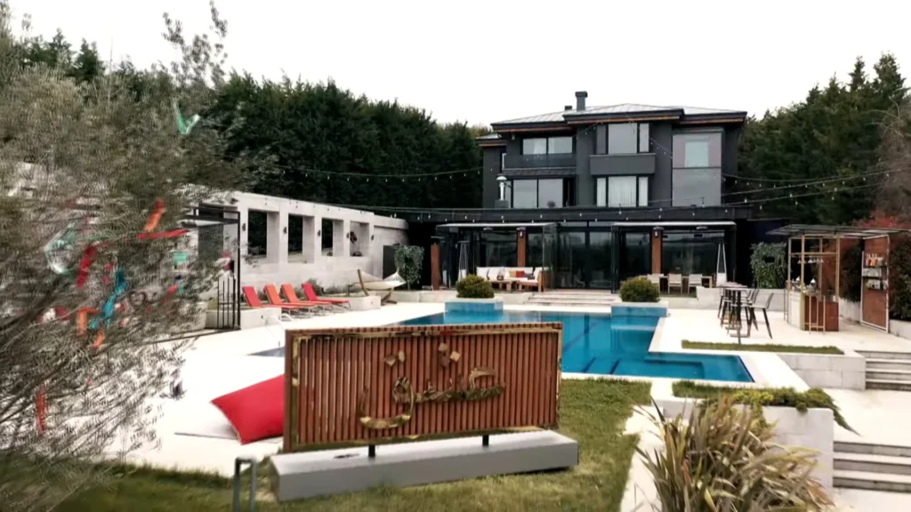 Lazawal Ishq Release and Streaming