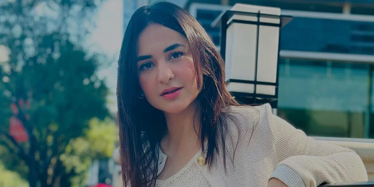 Yumna Zaidi Latest Pictures Shared from Europe Trip